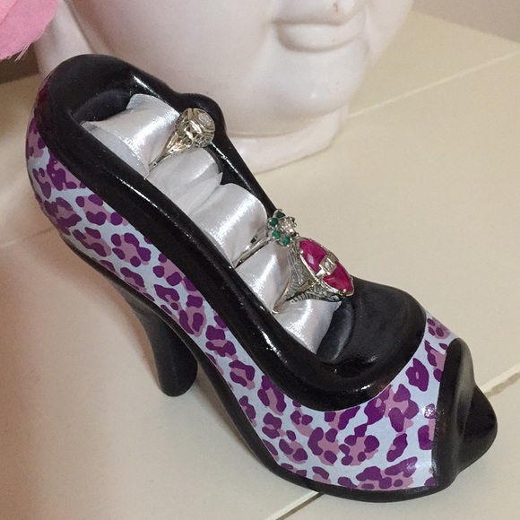 New ring holder leopard print and bow detail - Picture 3 of 7